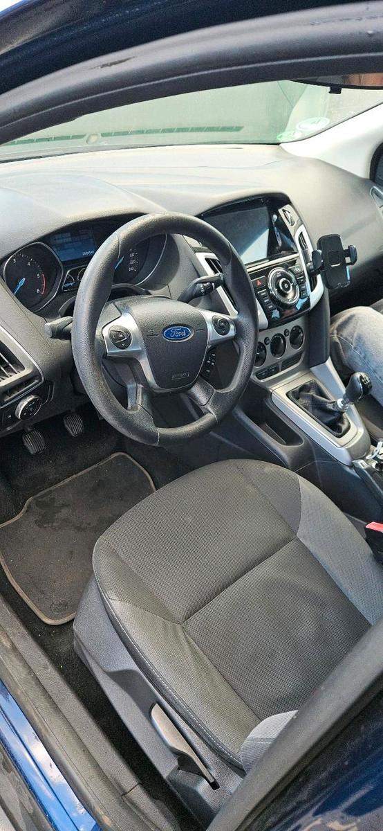 Ford Focus 2012 — photo 8