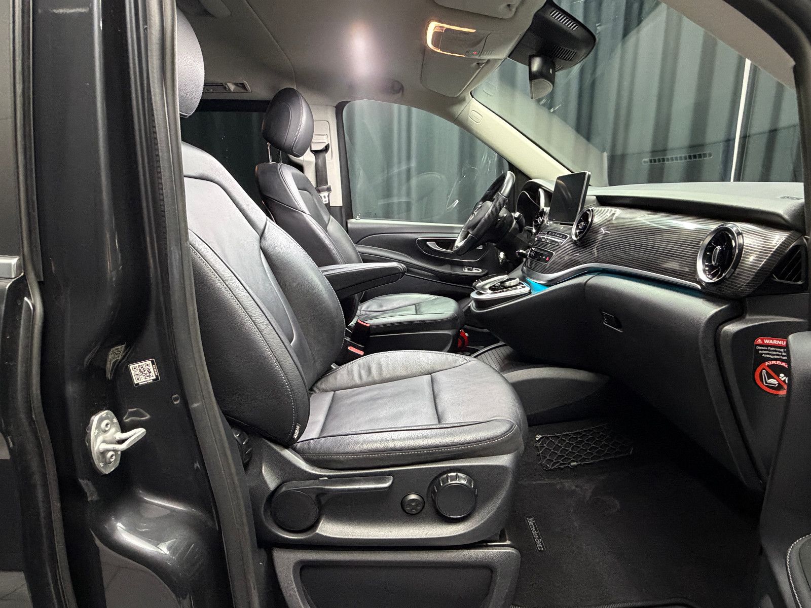 Fahrzeugabbildung Mercedes-Benz V300 d AVANTGARDE EDITION 4MATIC lang|BURMESTER|