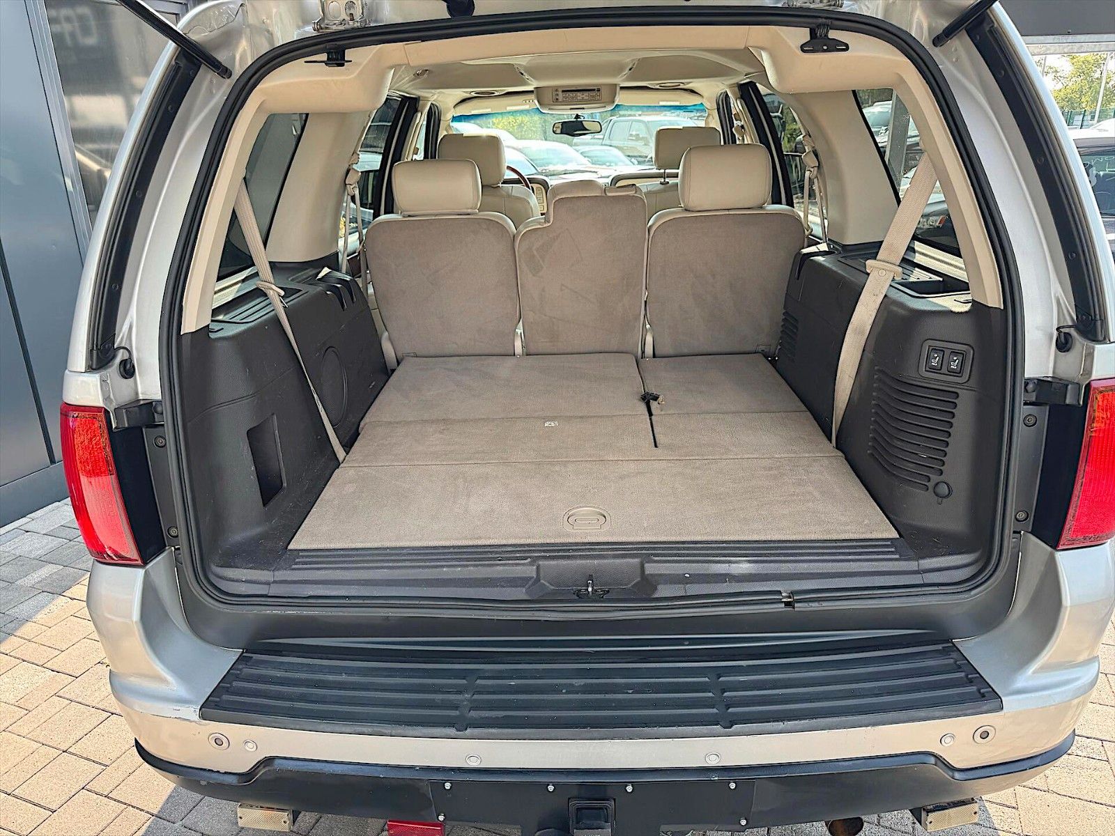 Fahrzeugabbildung Lincoln Navigator 5.4 V8 LUXURY LPG PRINS *8 Sitze*TV*