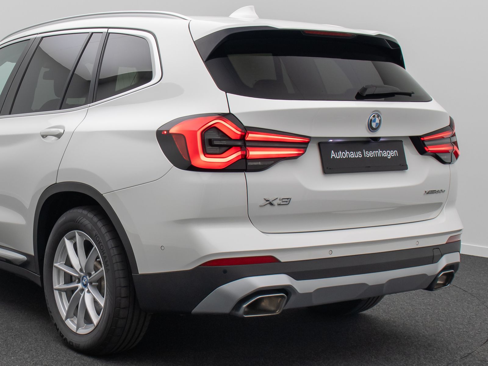 Fahrzeugabbildung BMW X3 xD30e DAB Kamera FernlichtAs Panorama Leder