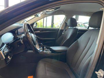 BMW 520 Touring 520 d *1.HAND*HUD*NAVI*KAM*LED*AHK*