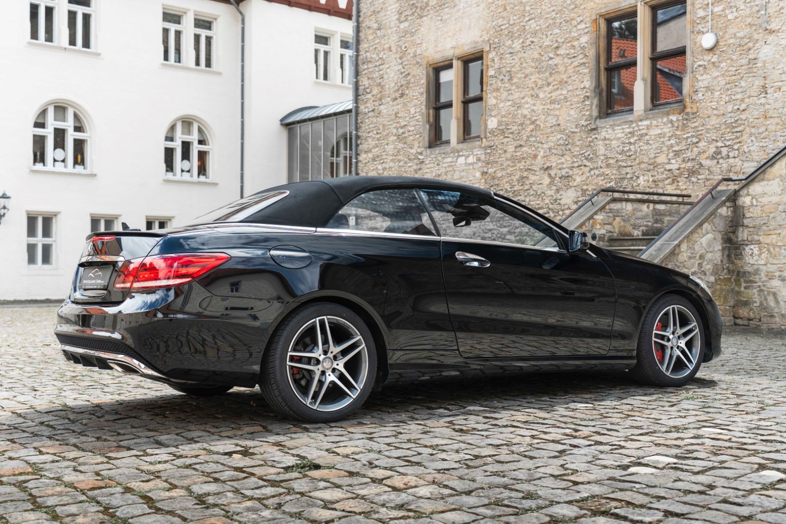 Fahrzeugabbildung Mercedes-Benz E 550 Cabriolet AMG-LINE ACC H&K LED KAM TOTW