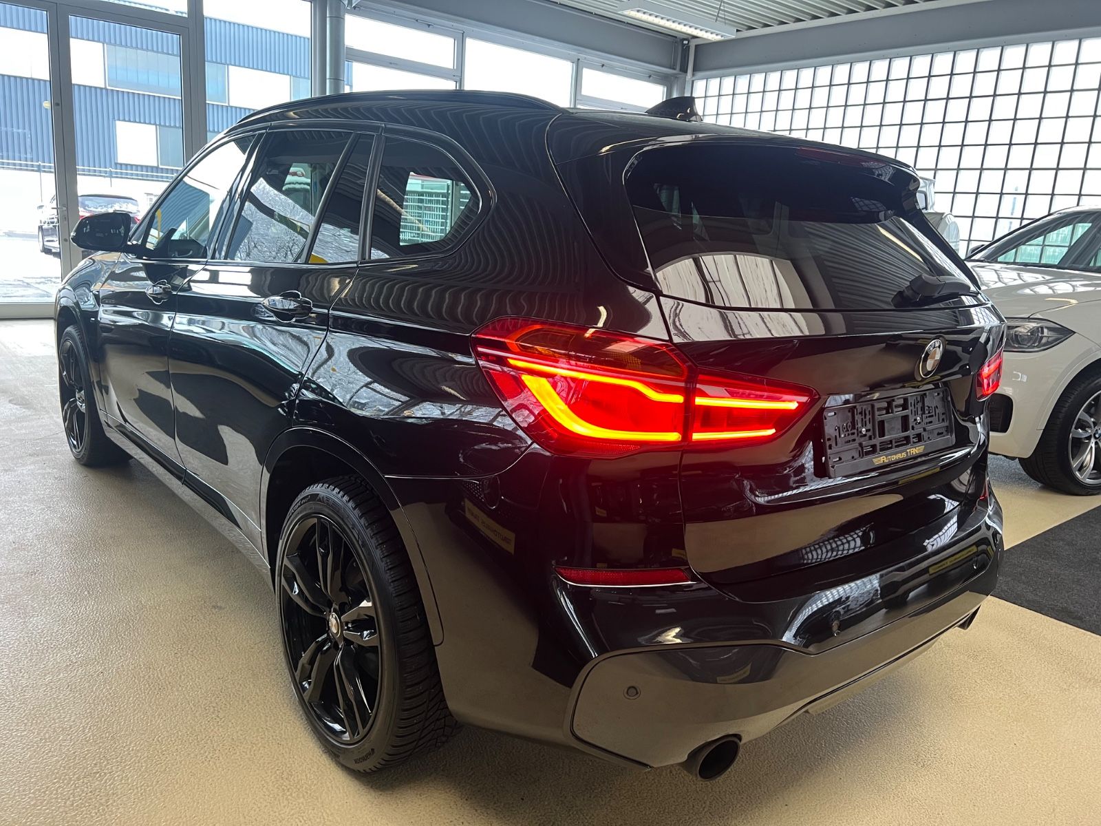 Fahrzeugabbildung BMW X1 xDrive 25 i M Sport *PANO*HEAD-UP*LED*MEMORY*