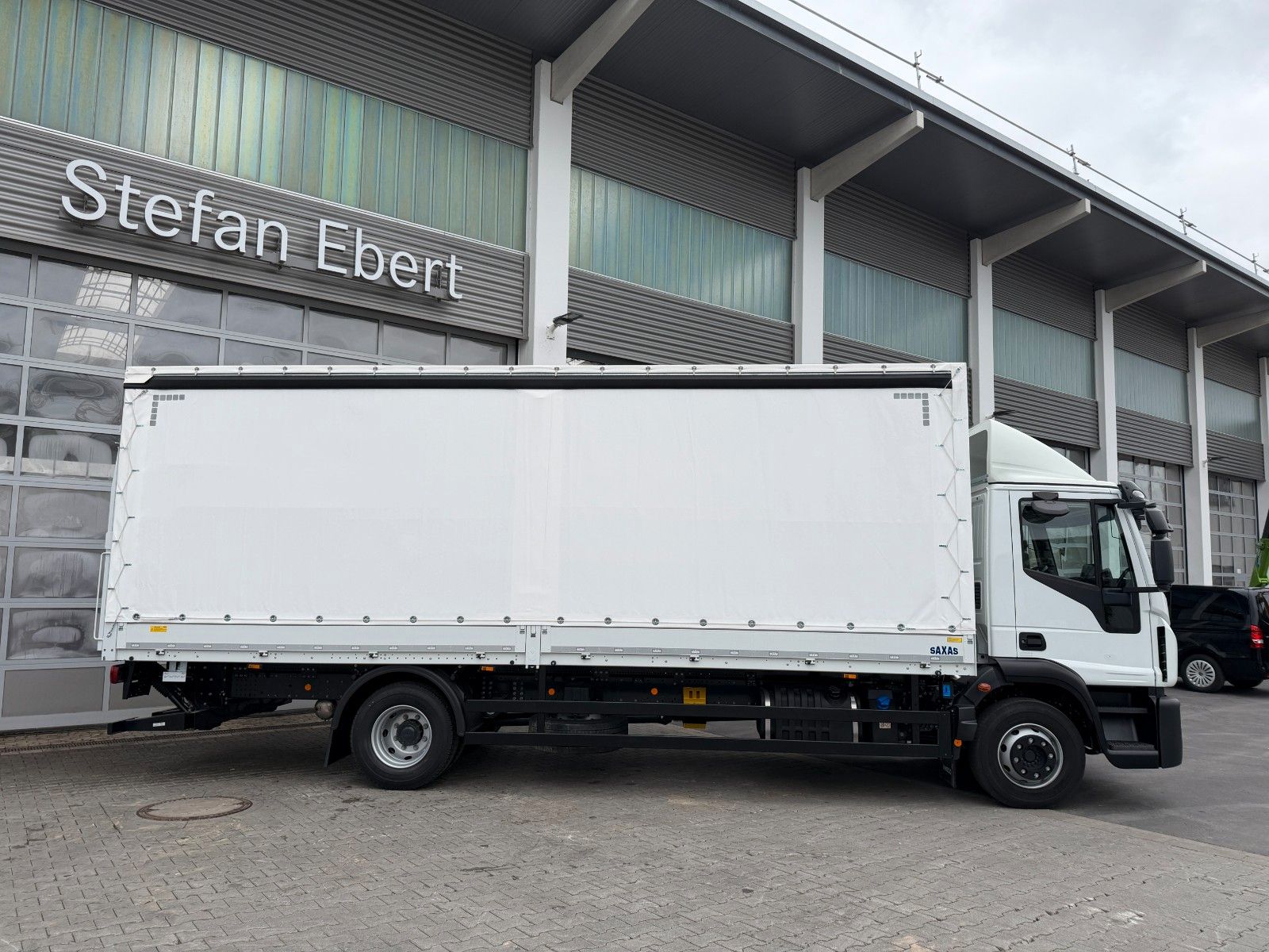 Fahrzeugabbildung Iveco Eurocargo ML140E28/P LBW Bär AHK Schiebeplane
