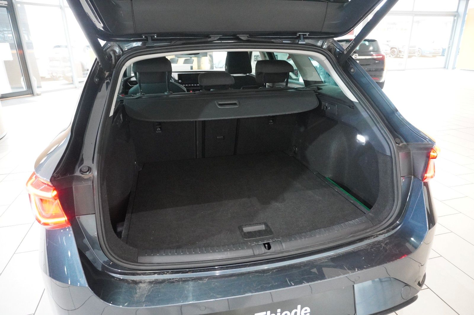 Fahrzeugabbildung SEAT Leon ST 1.0 E-TSI STYLE DSG NAVI/LED/KAMERA/DAB+