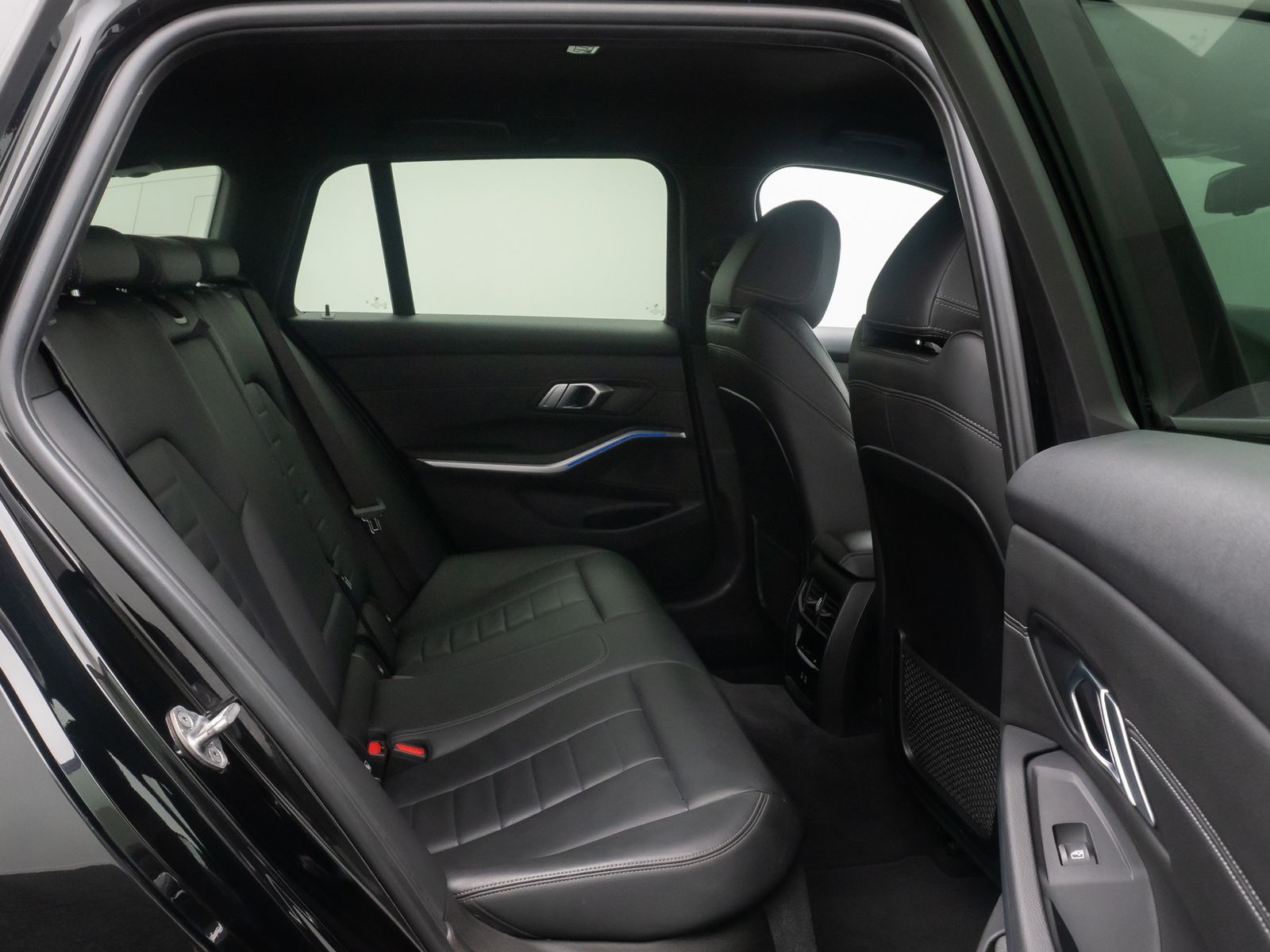 Fahrzeugabbildung BMW 320d xD M Sport DAB HiFi HUD Laser Kamera 19Zoll