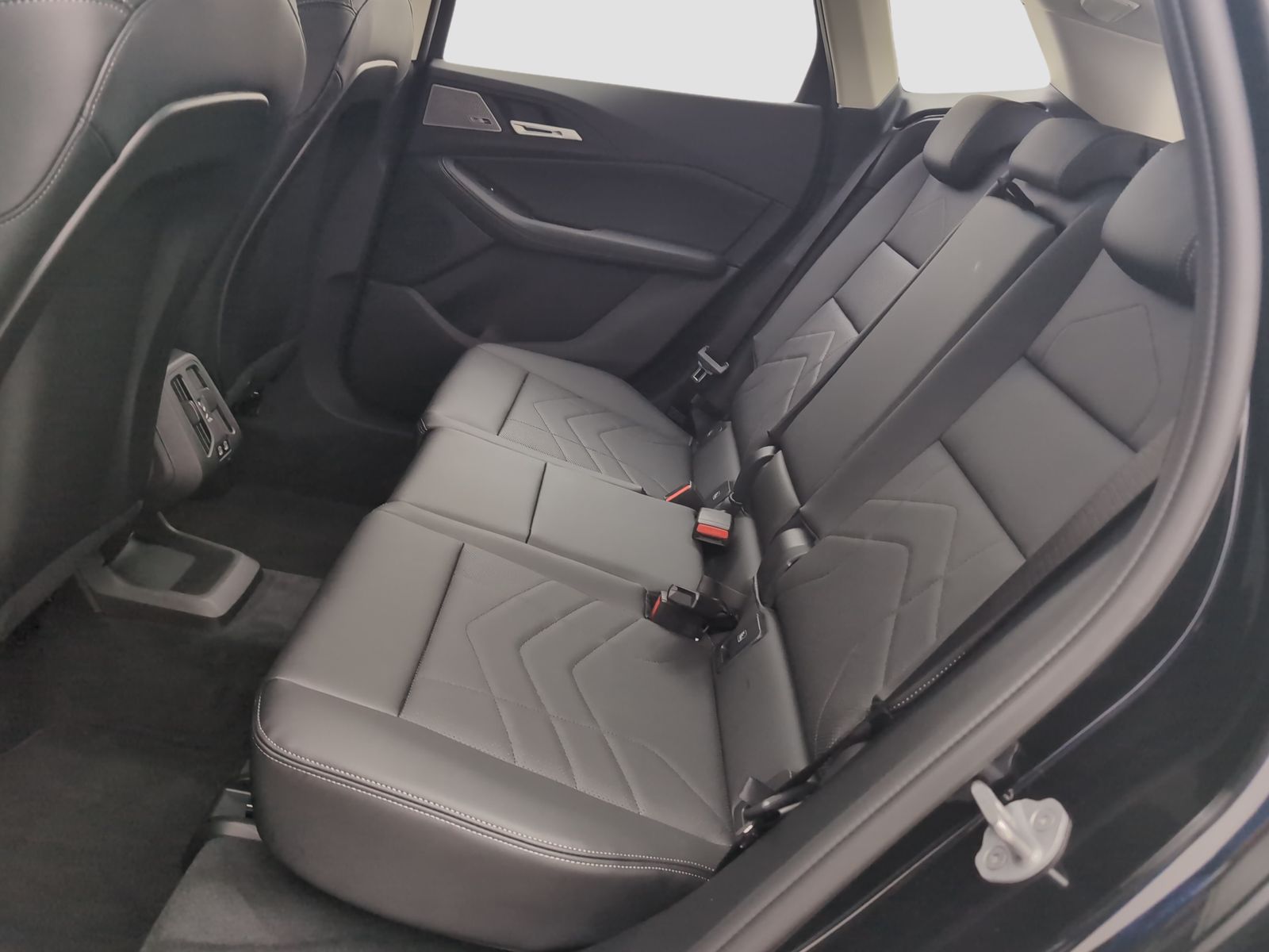 BMW 223 Active Tourer - Bild 9