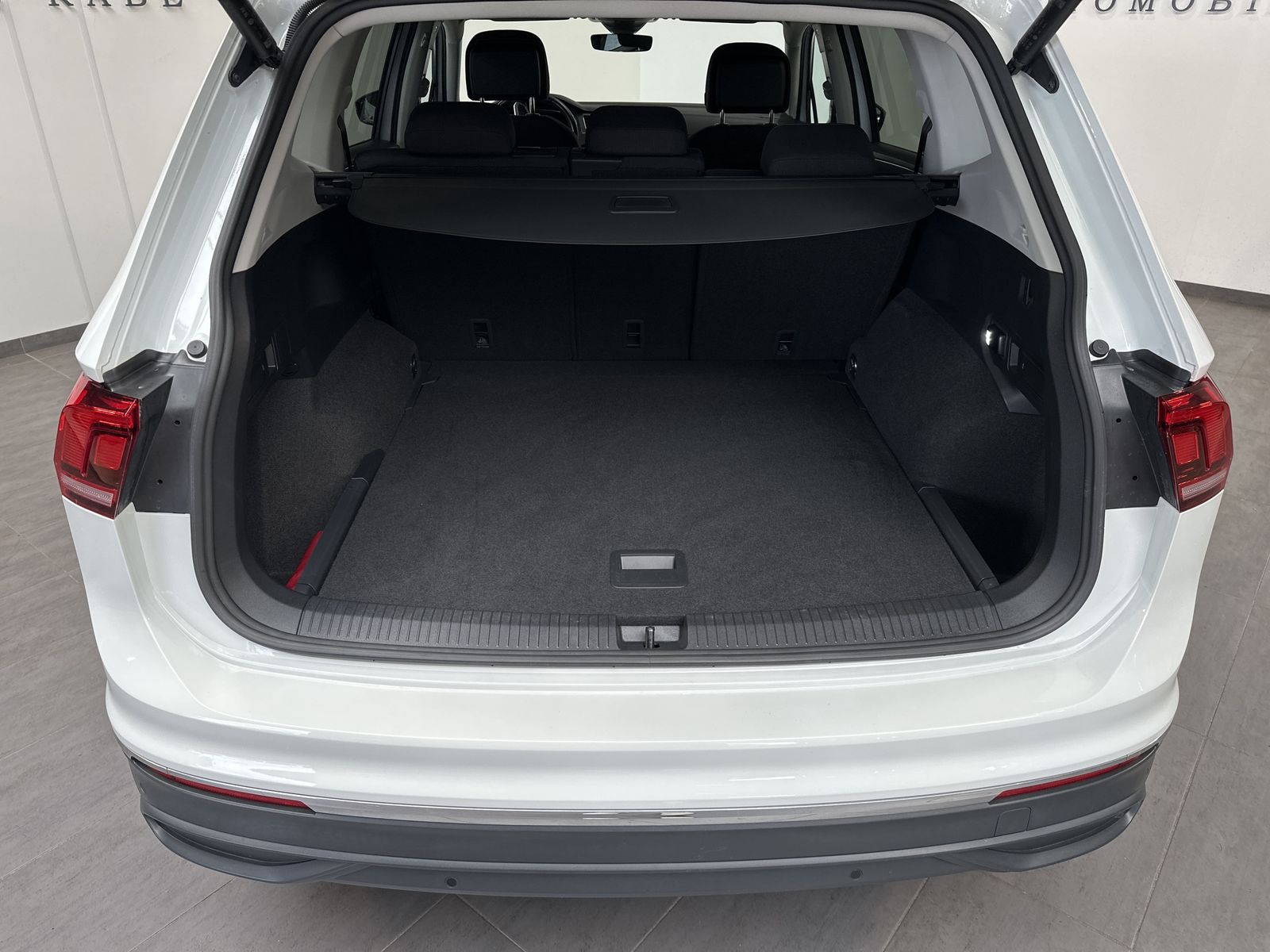 Fahrzeugabbildung Volkswagen Tiguan Allspace Life 4Motion NAV+LED+ACC+360°+VC