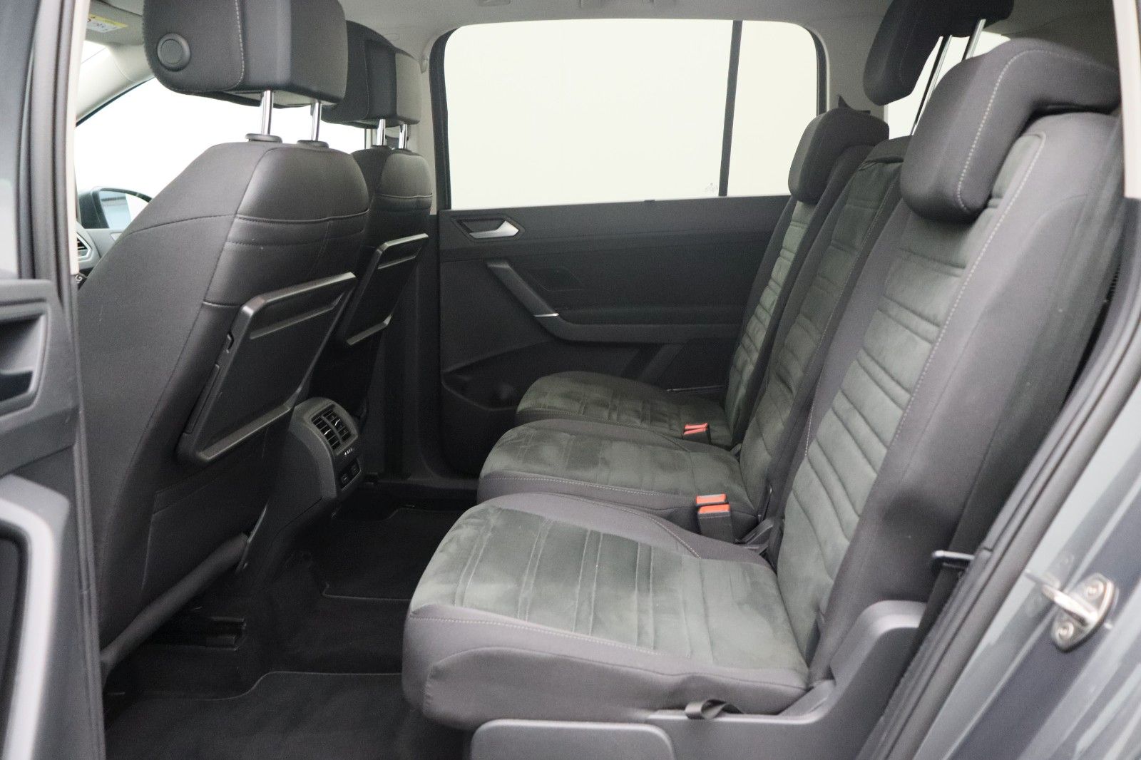 Fahrzeugabbildung Volkswagen Touran Comfortline ACC DSG AHK Massage