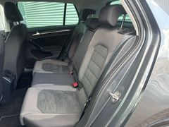 Fahrzeugabbildung Volkswagen Golf VII 1.5 TSI DSG R-Line LED NAVI SHZ ACC