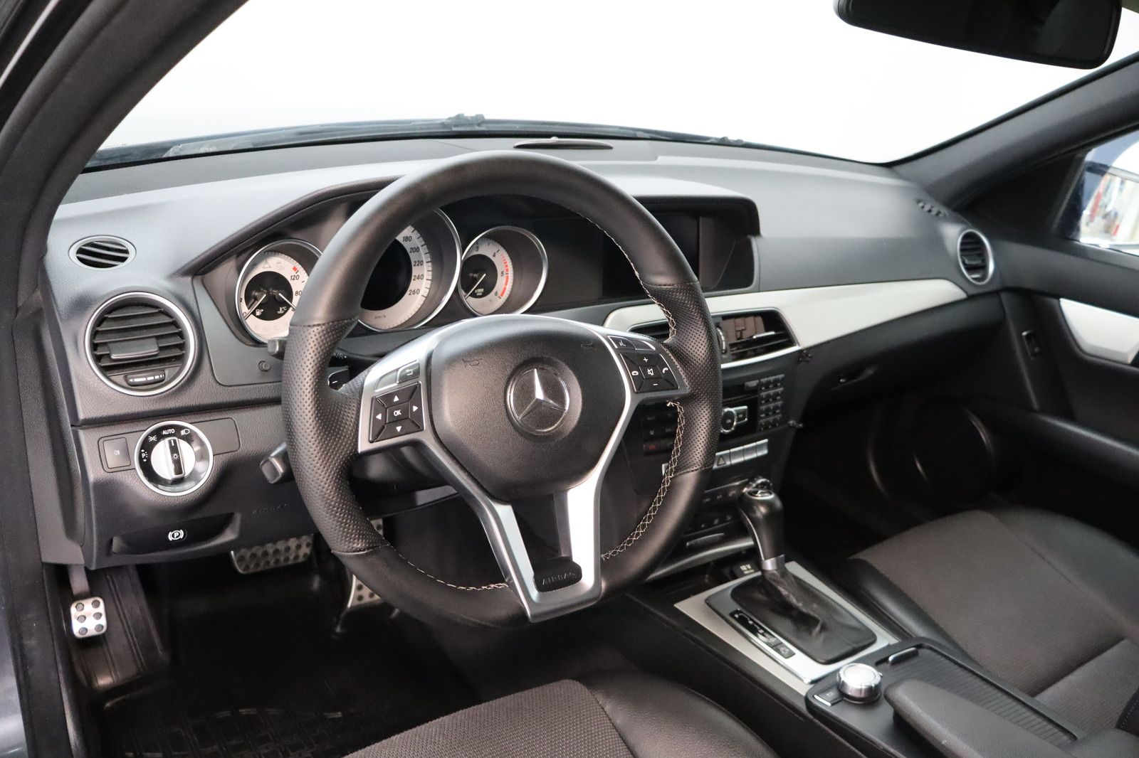 Fahrzeugabbildung Mercedes-Benz C 250 CDI T BlueEFF AVANTG. AMG-Paket * DIS *