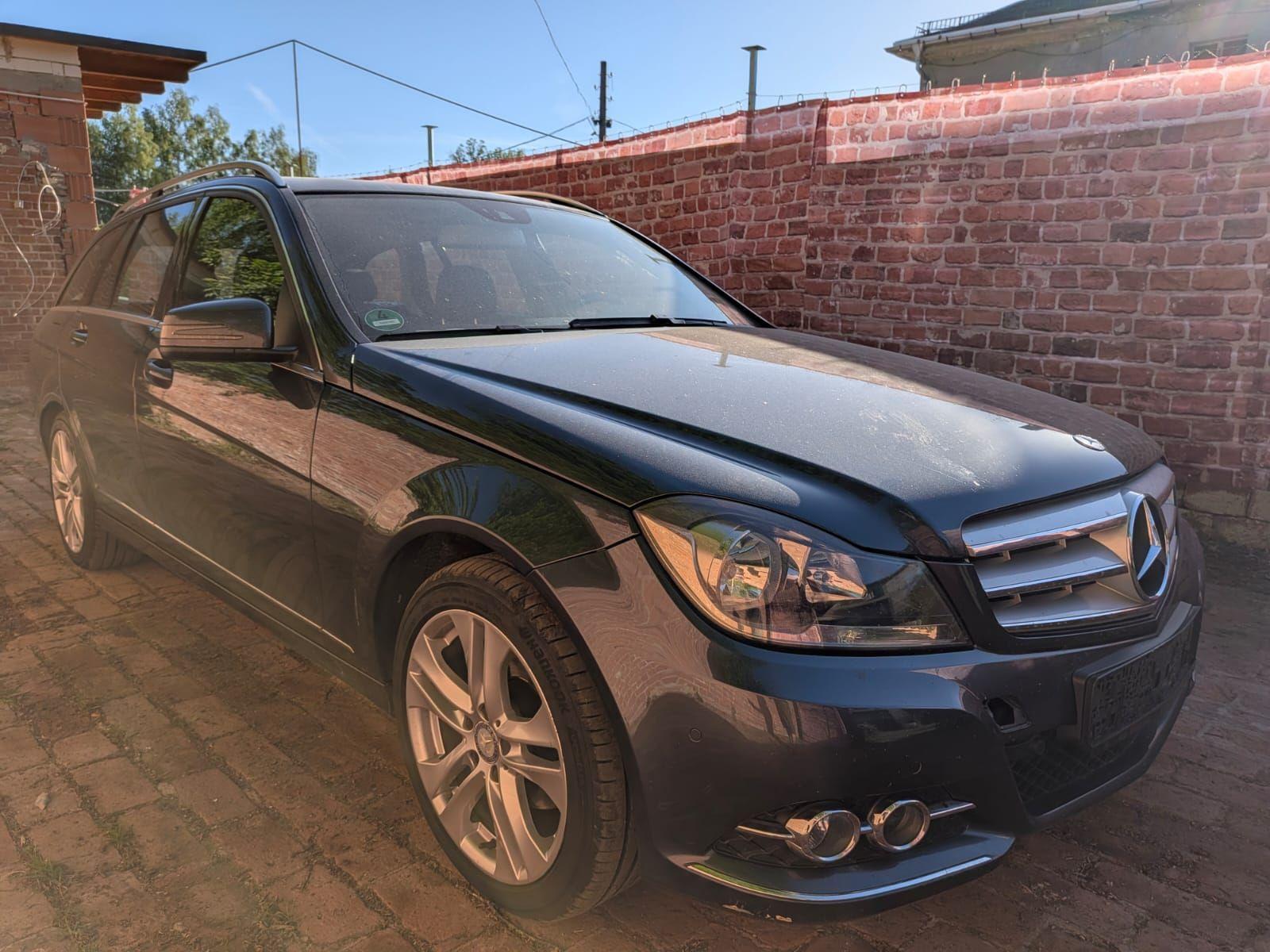 Mercedes-Benz C220 2014 — photo 7