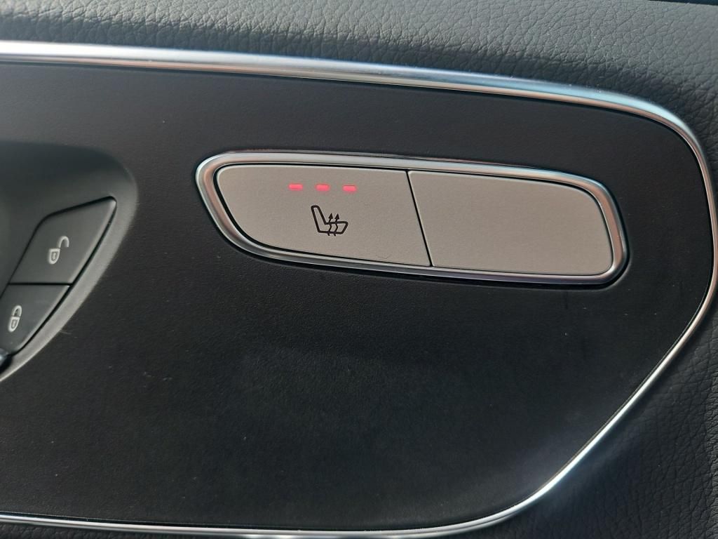 Fahrzeugabbildung Mercedes-Benz V 250 Style lang 7 Sitze 2,5t AHK Standhzg EASY