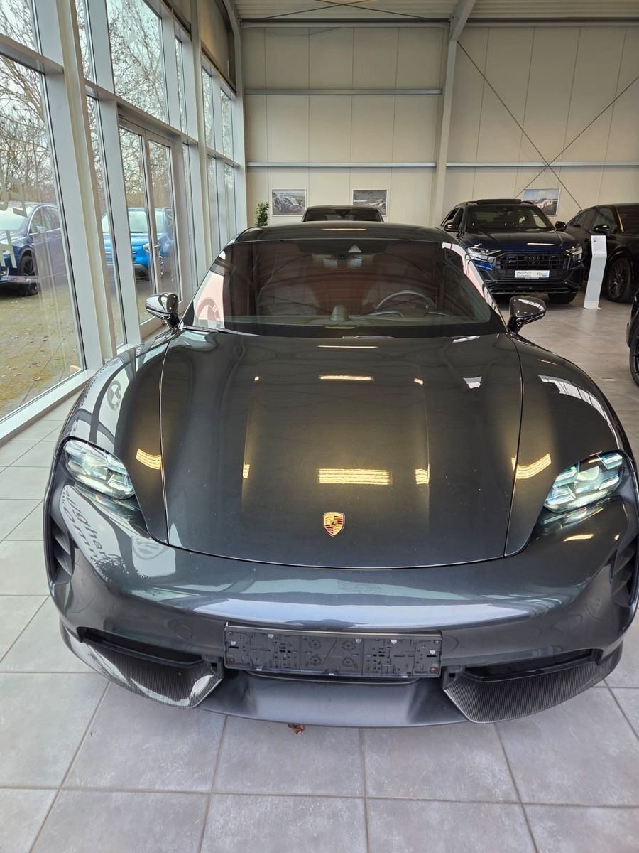 Fahrzeugabbildung Porsche Taycan Turbo S/PCCB/Carbon/Voll!