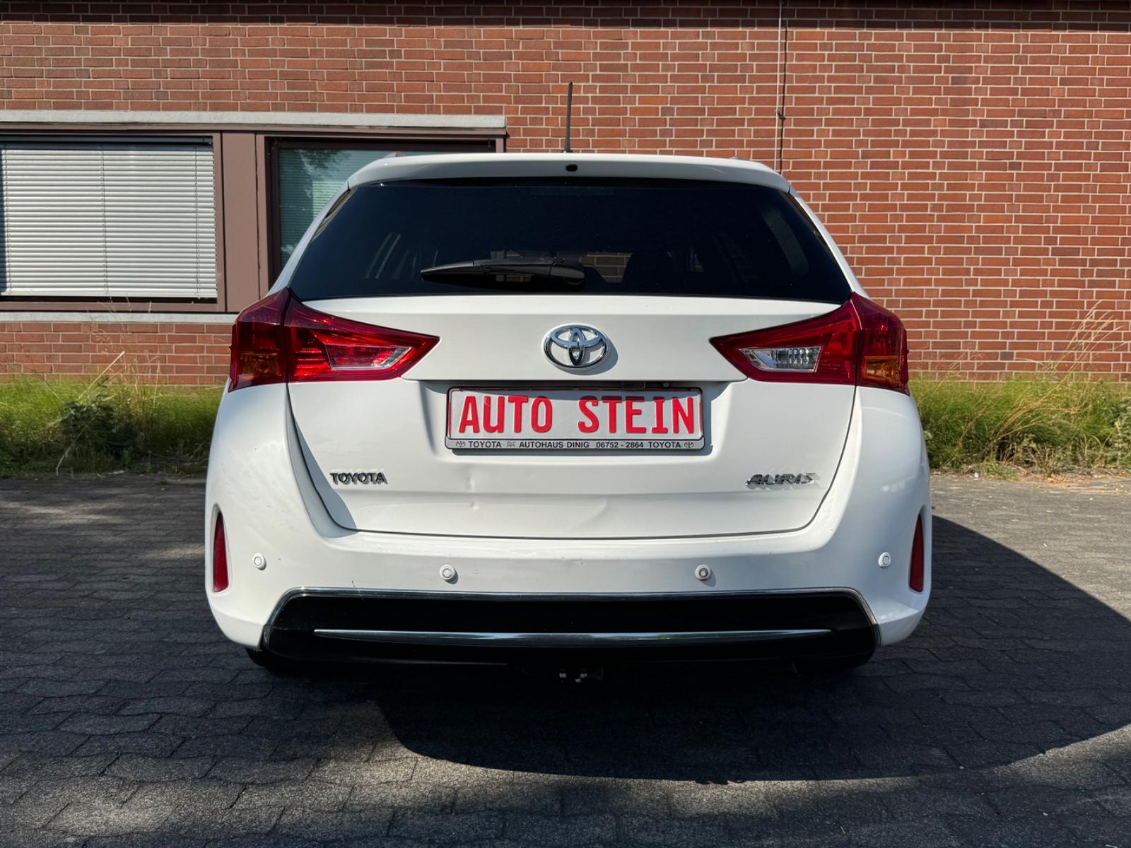 Toyota Auris 2015 — photo 6