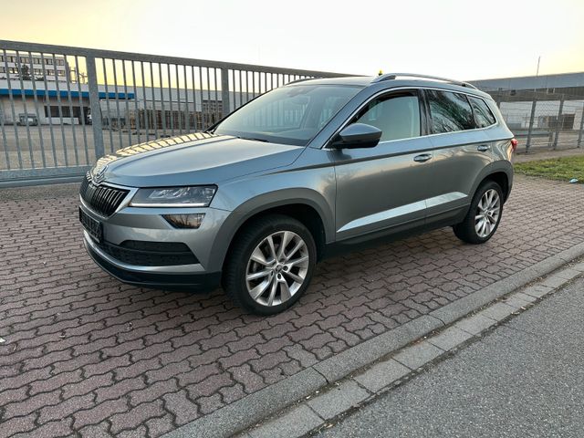 Skoda Karoq Style *1.Hand*Digitaltacho*LED*Kamera*AHK*