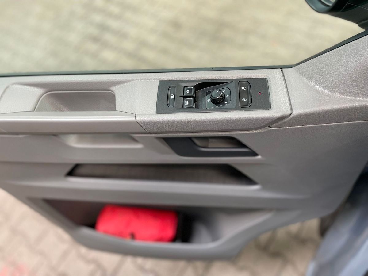 Fahrzeugabbildung Volkswagen T6 Transporter lang FWD #Tempomat#Navi