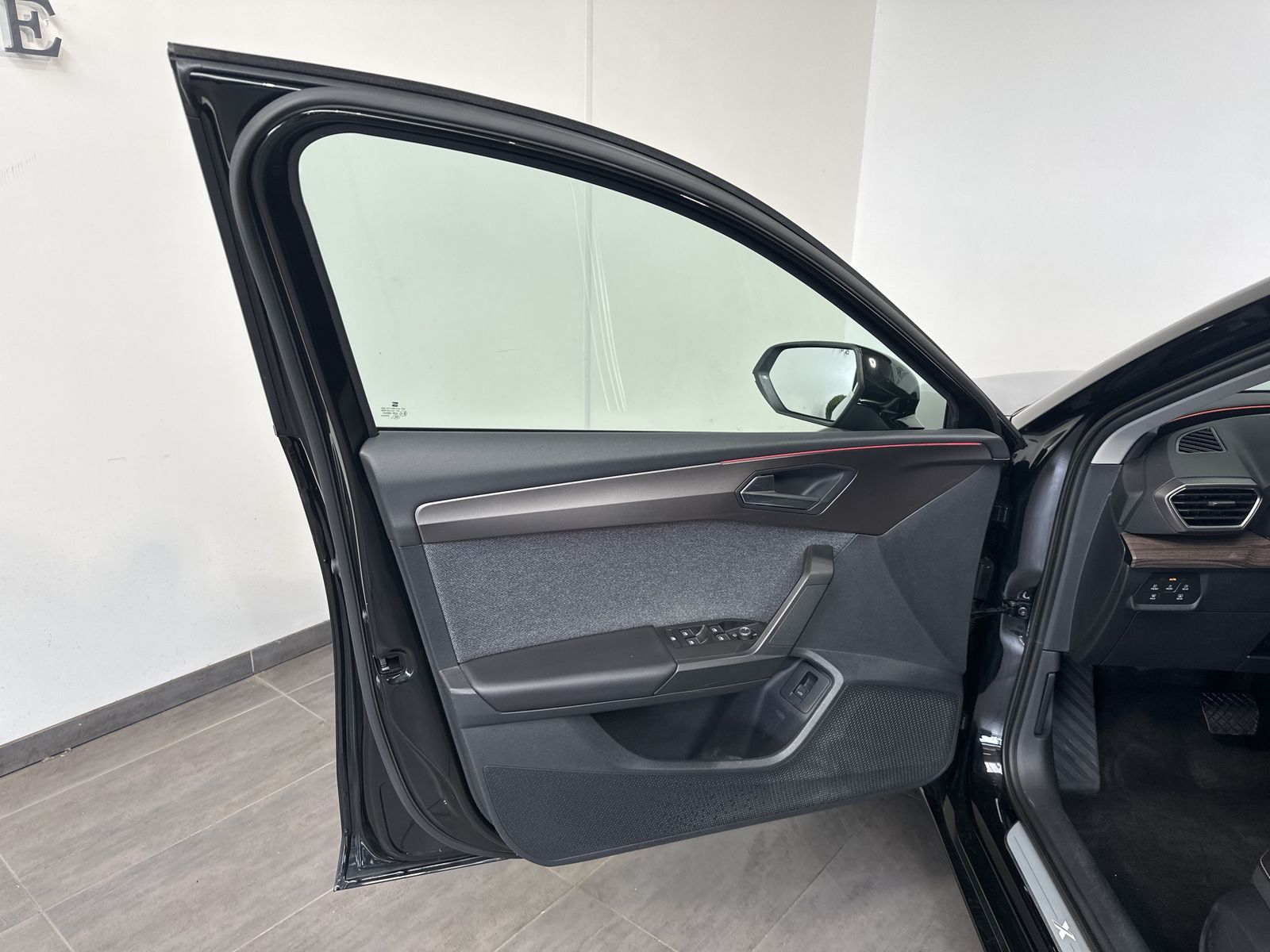 Fahrzeugabbildung SEAT Leon ST 2.0 TDI Xcellence DSG NAV+LED+ACC+KAMERA