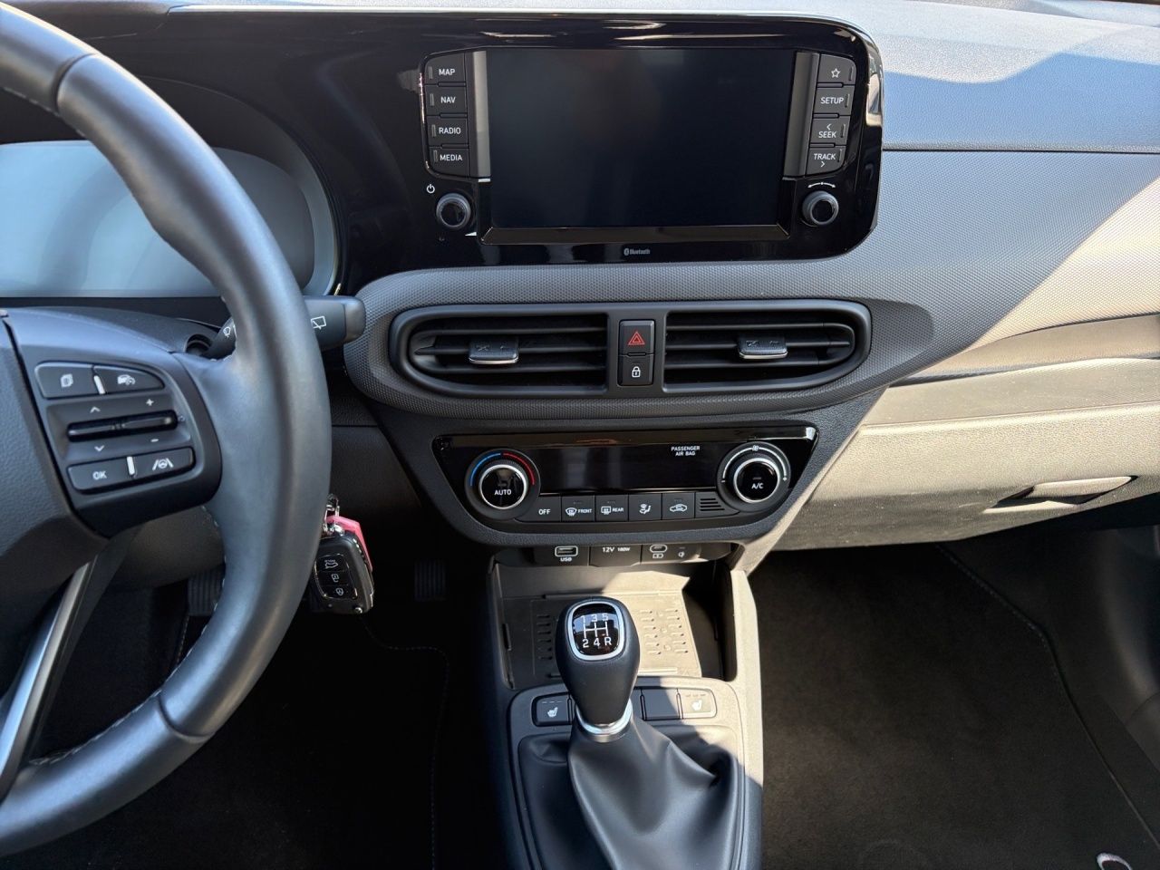 Fahrzeugabbildung Hyundai i10 1.0 Trend Fernlichtass. Kam. KlimaA Navi PDC