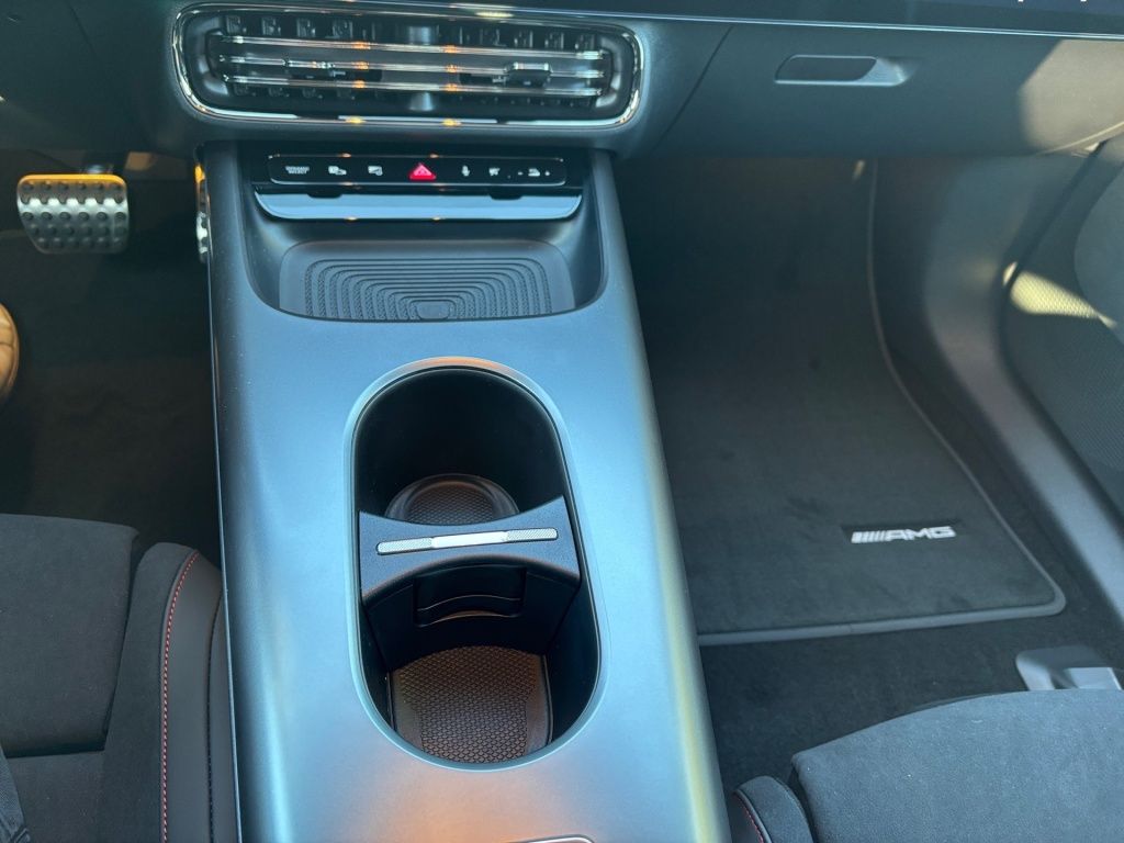 Fahrzeugabbildung Mercedes-Benz CLA 200 4MATIC +AMG+NIGHT+AHK+MULTIEBEAM+360GRAD
