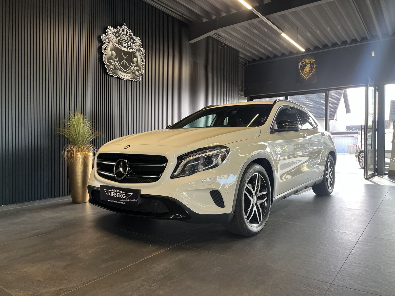 MERCEDES-BENZ GLA 200 d 4Matic Score/AHK/KAMERA/XENON/NAVI/18Z