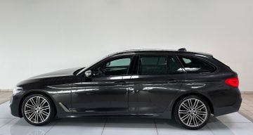 Fahrzeugabbildung BMW M550d xD ACC SoftCl 360°Panorama DispKey HUD DAB