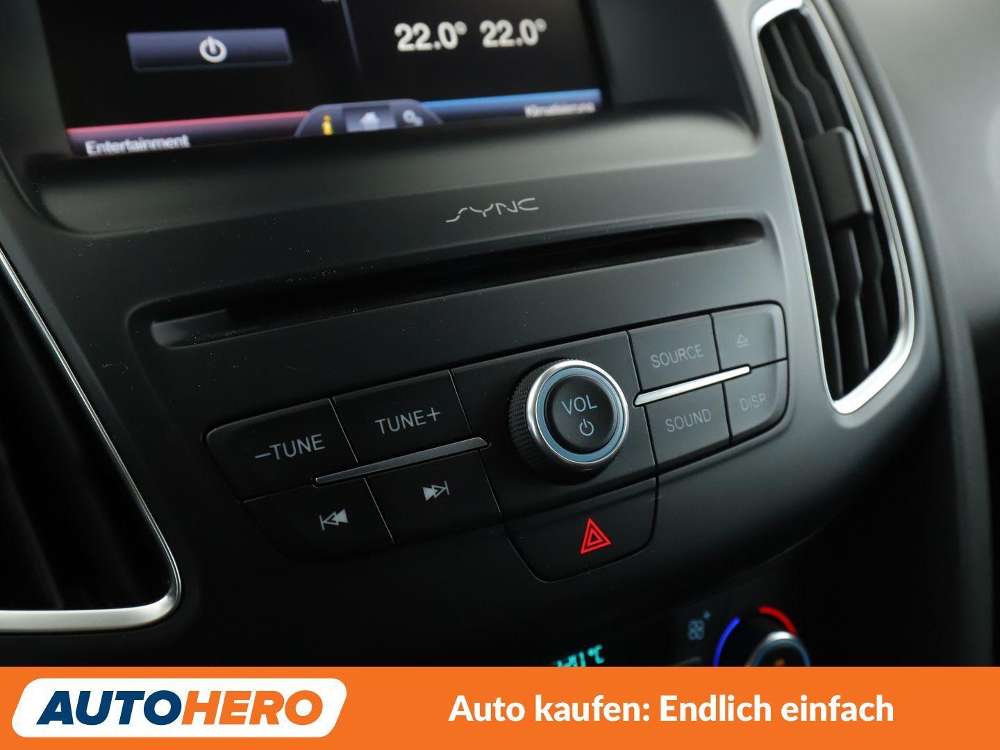 Ford Focus 1.5 EcoBoost Titanium Aut.*TEMPO*PDC*SHZ*