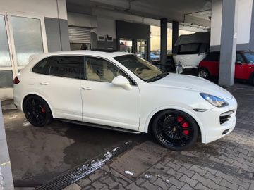 Porsche Cayenne - 4