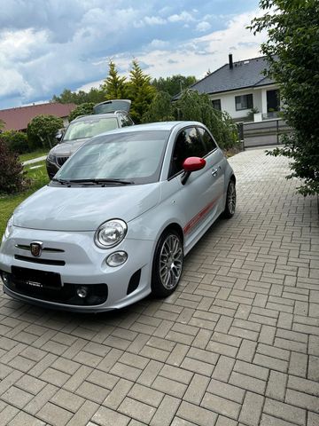 Abarth 500 (595) 1.4 T-Jet 99kW (135 PS)ESTETICO