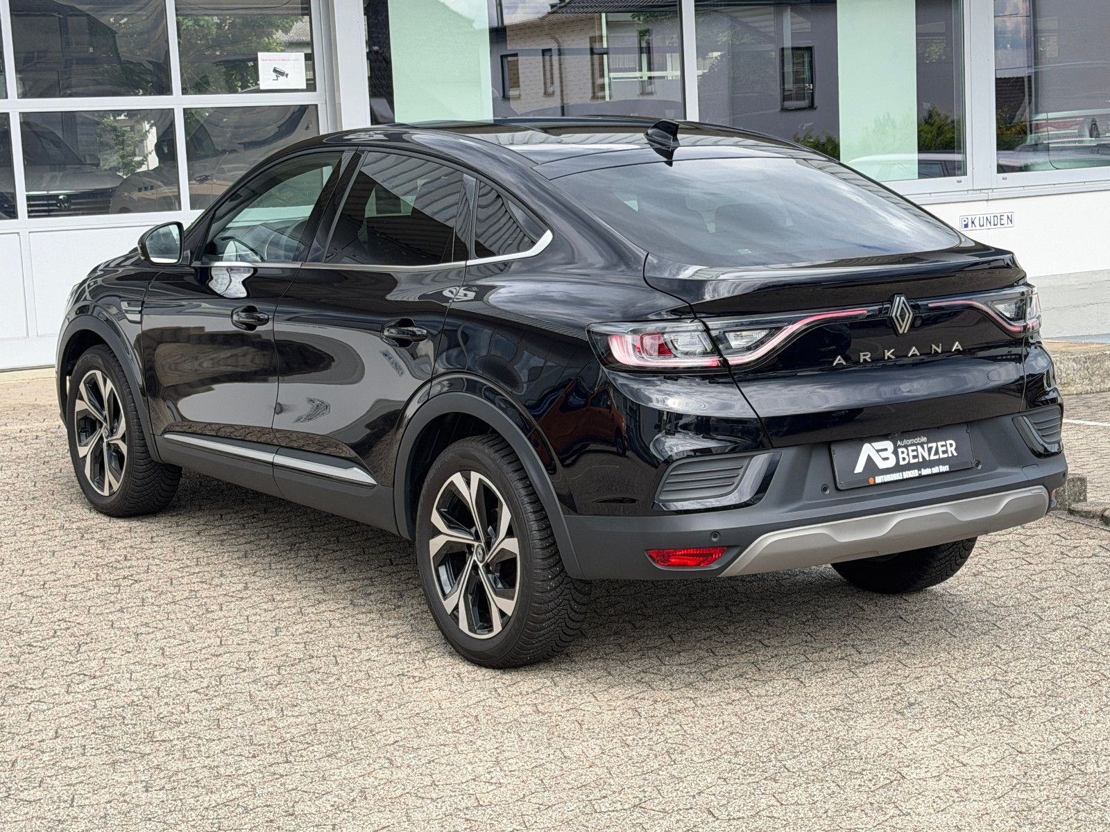 Fahrzeugabbildung Renault Arkana Techno/KAMERA/AMBIENTE/KAMERA/LEDER/ACC