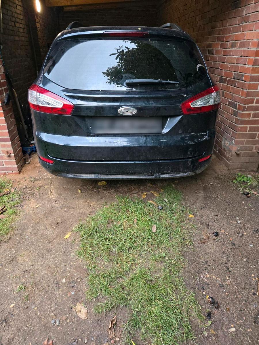 Ford Mondeo 2010 — photo 10