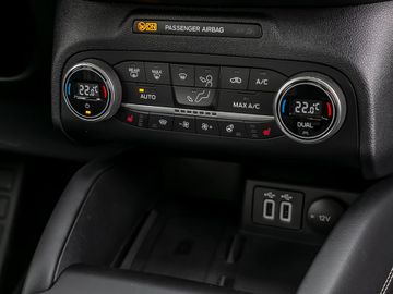 Ford Kuga 2.5 Plug-In Hybrid Vignale Stauassistent