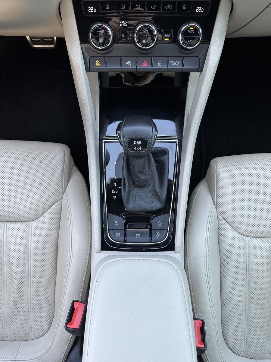 Fahrzeugabbildung SKODA Kodiaq 2.0 TSI DSG L&K 4x4 NAV+LED+360°+CARPLAY