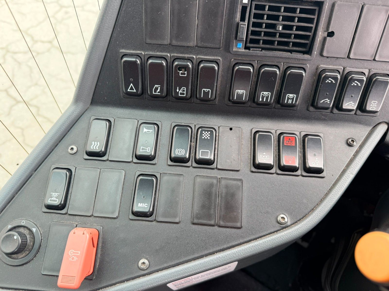 SETRA  2012 - Image 13 of 25