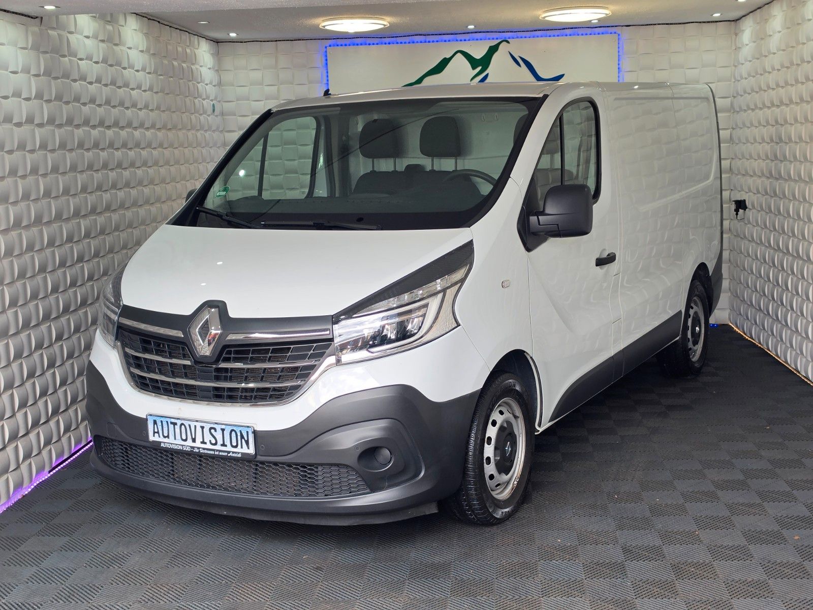 Renault Trafic - 1