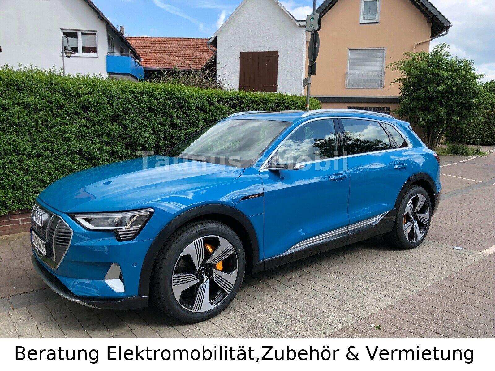 Audi e-tron 55 Quattro-edition one-Antiguablau mieten