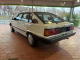 Toyota Camry GLI Super Liftback Automatik H Kennzeichen - Toyota Camry mit Benzin-Antrieb: Limousine
