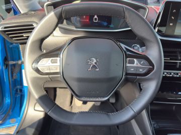 Peugeot 2008 Allure Pack 1.2 PT100 °LED°AACRFK°PDC°