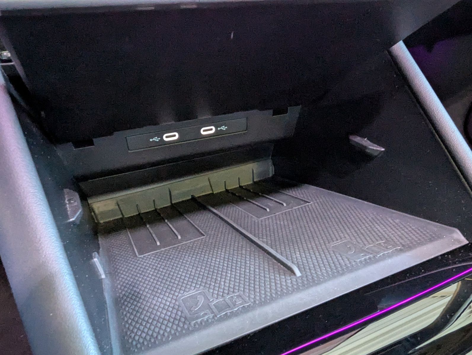 VW Tiguan 2.0TDI R-Line 4M Pano Black AHK Matrix 20 - Image 26