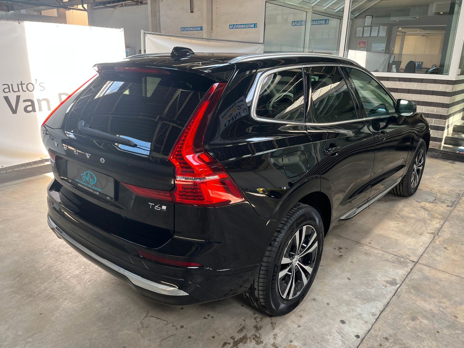 Volvo XC60 Core T6 Recharge Plug-In Hybrid AWD Pano imagem 3