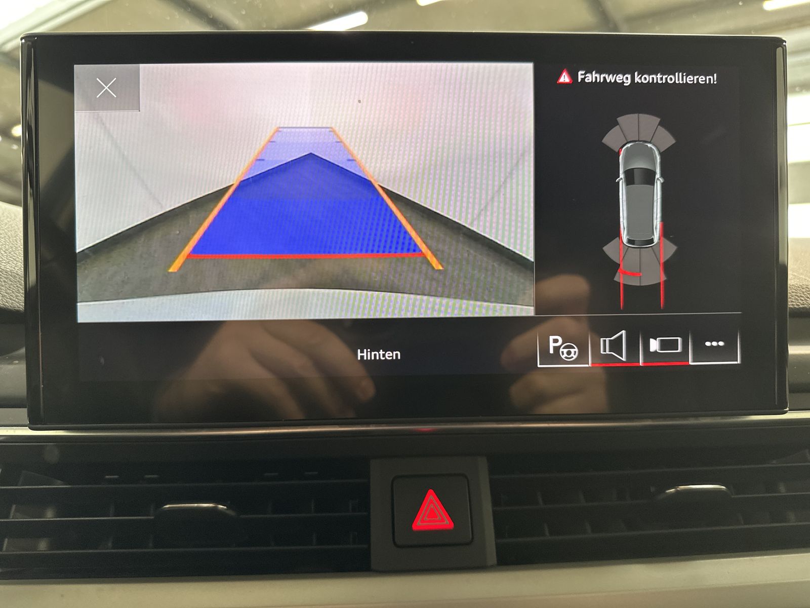 Fahrzeugabbildung Audi A4 Avant 40 TDI Quattro Aut. NAV+LED+KAMERA+18ZO