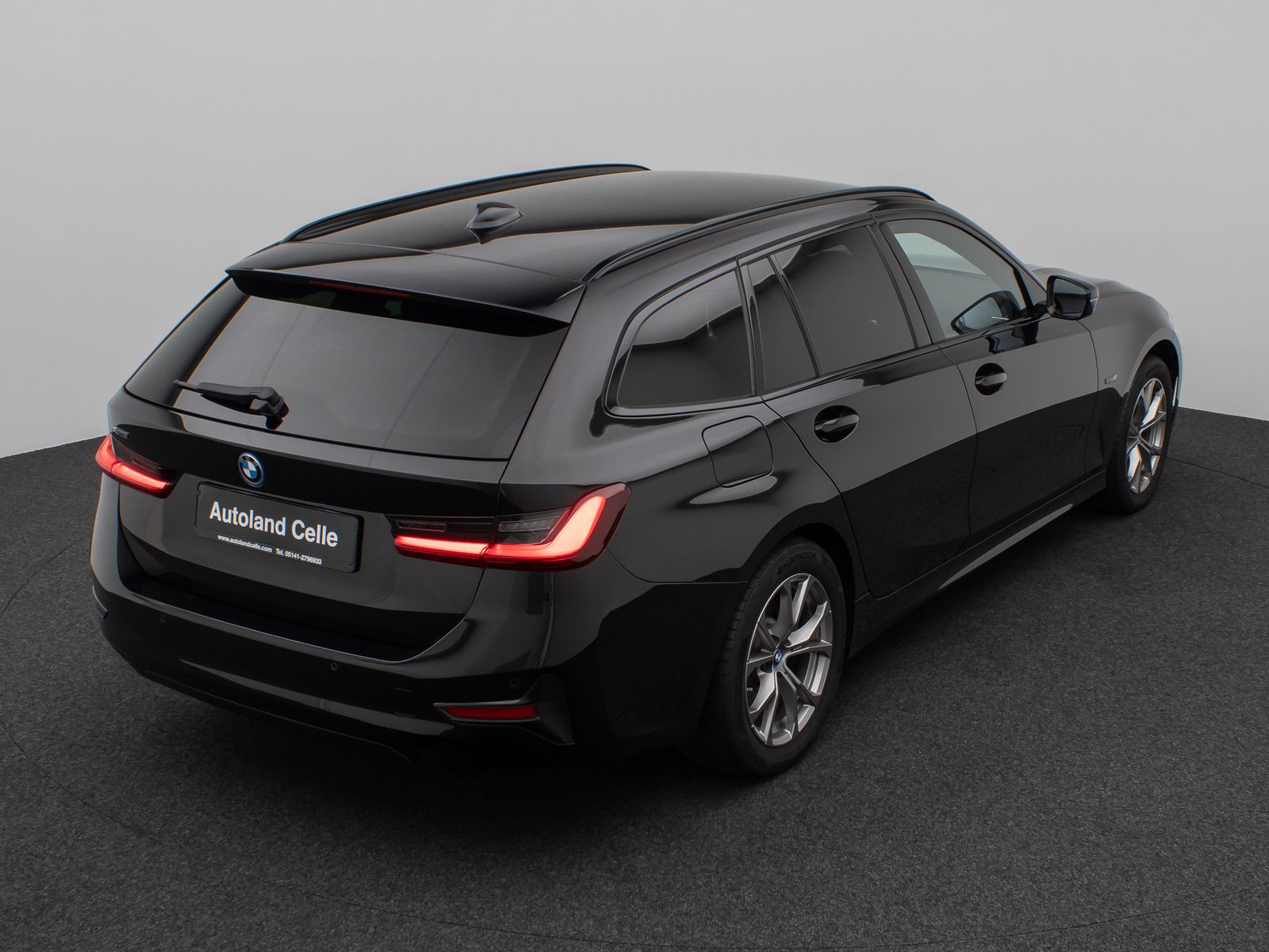 Fahrzeugabbildung BMW 330e xD SportLine Laser HUD DAB HiFi Komfort PDC