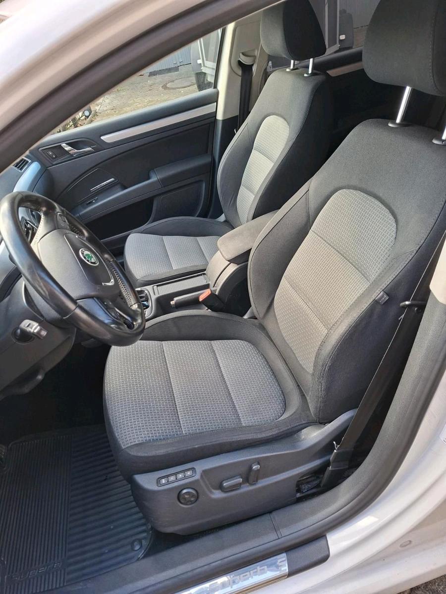 Skoda Superb 2012 — photo 6