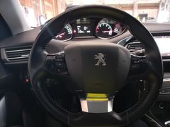 Fahrzeugabbildung Peugeot 308 Allure Lim.1.2T NAVI/PDC/TEMPOMAT/KLIMAAUTOM