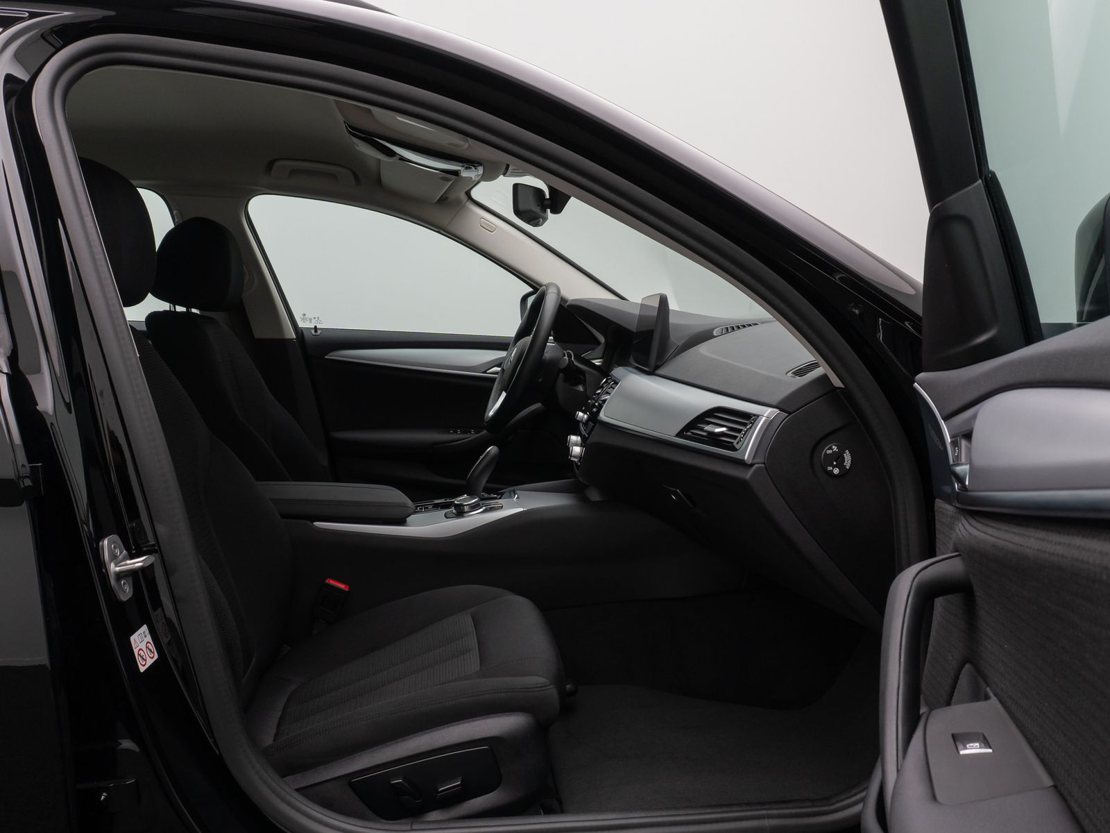 Fahrzeugabbildung BMW 520e GeschwindigReg DAB Kamera CockpitPro Alarm