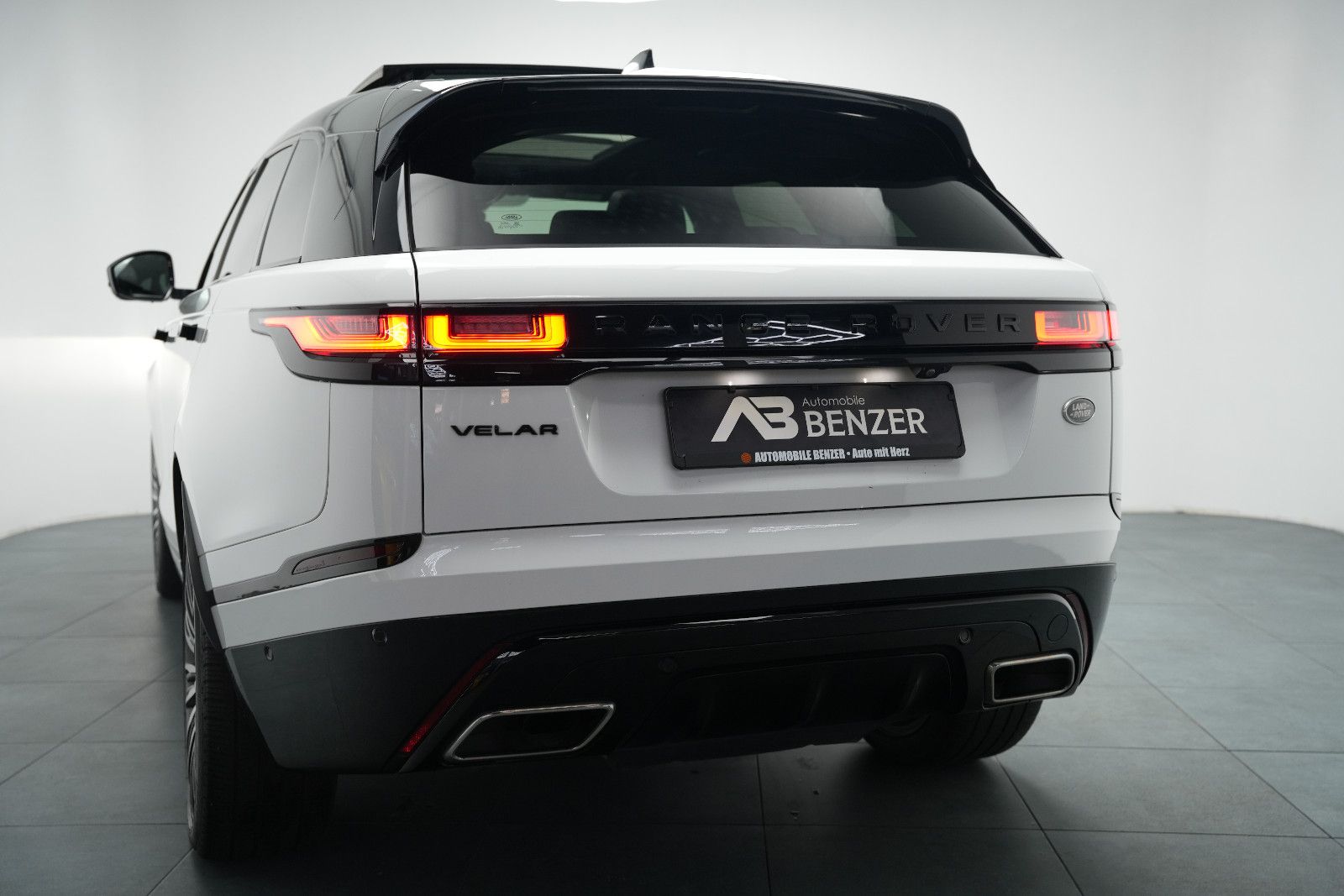 Fahrzeugabbildung Land Rover Range Rover Velar R-Dynamic SE*Pano*HUD*Meridian