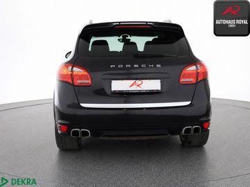 Porsche Cayenne - 4