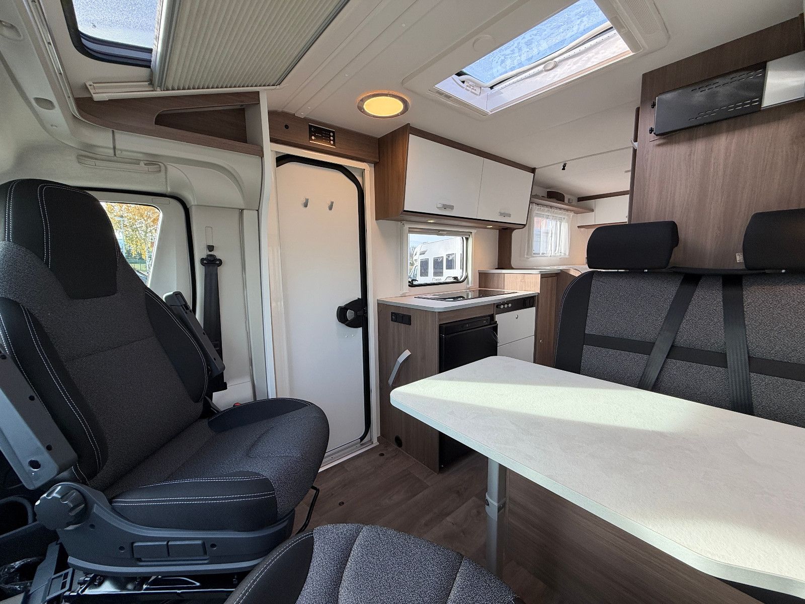 Fahrzeugabbildung Carado V-337 pro+ 6.497€ SPAREN !