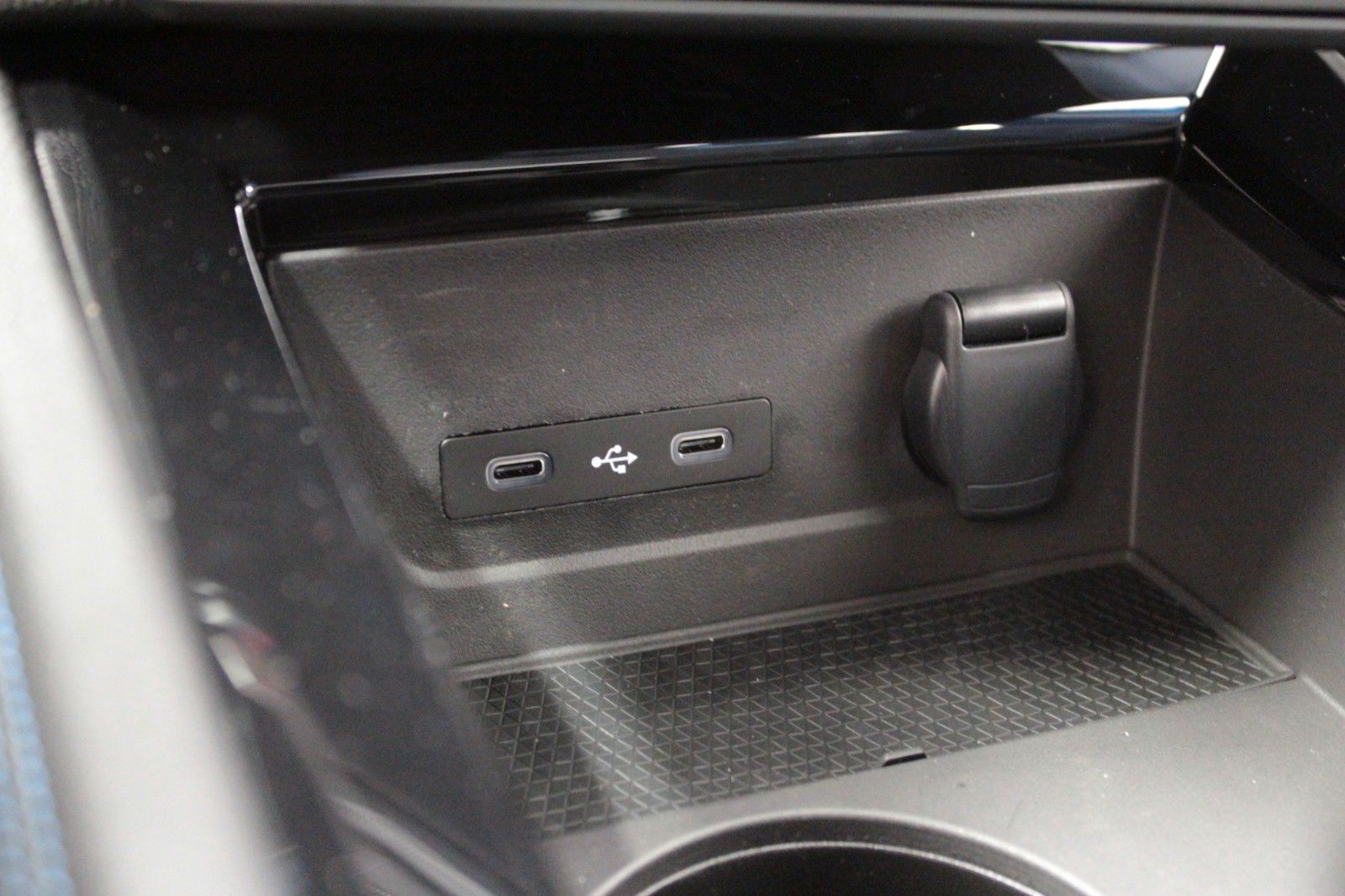 Fahrzeugabbildung Renault Austral Mild Hybrid 160 Esprit Alpine #15394