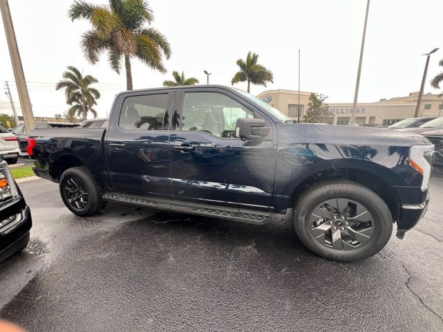 Ford F 150 Lightning Flash gr Batterie im Vorlauf